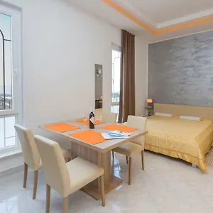 https://studio-apartment-leana.in-istria.net